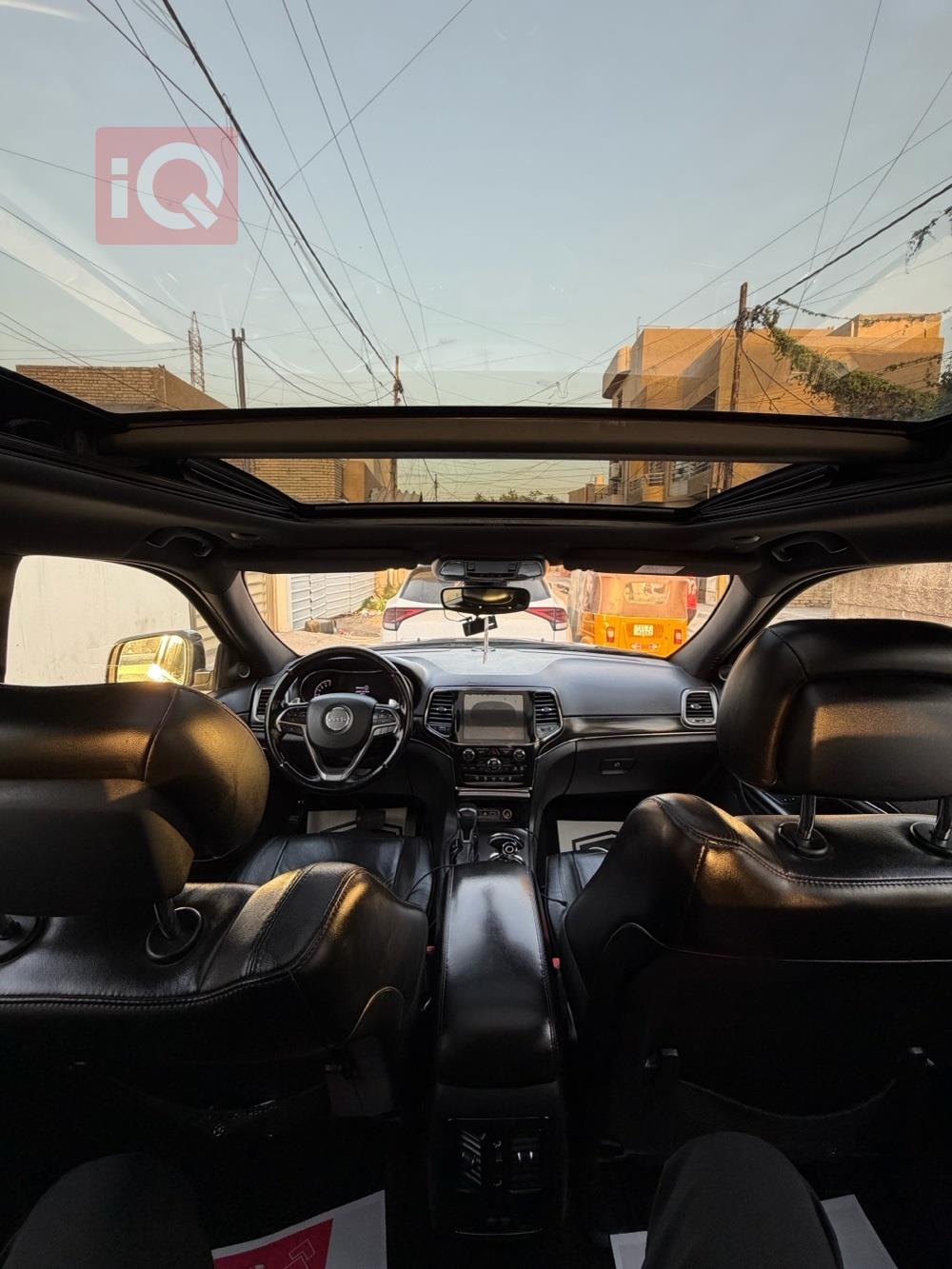 جیپ گراند شیرۆکی